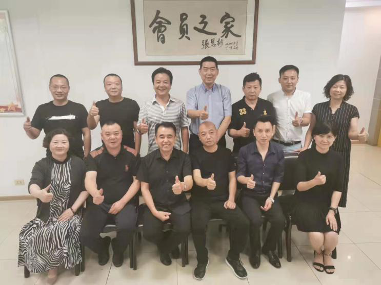 我省首個專家?guī)煺匠闪?，今泰裝飾工程經(jīng)理受(圖1)